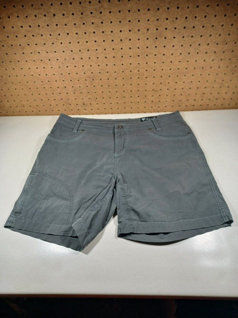 Kuhl womens gray distressed stretch cargo hiking shorts 14